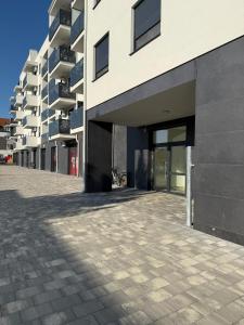 Golden Ivy Apartment