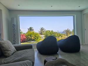 3 Ensuite Bedrooms, Sea View, Private Pool & Solar