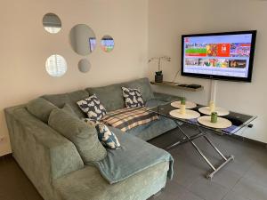 FLC- Vaste T2 -Parking-Air Conditioning-Terrace-6p-St Charles