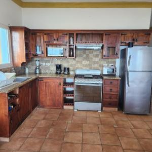 Bluefish Condo, Ocean Front, Sunrises, Pool, Hot Tub, Under New Management