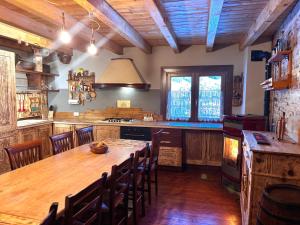 Baita immersa nella natura