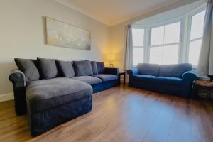 Super central cosy second floor apartment 2 beds and 1 bath