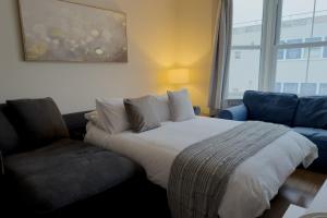 Super central cosy second floor apartment 2 beds and 1 bath