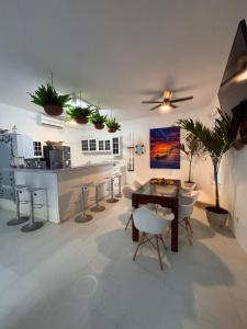 Mittoz House with beach access in Holbox downtown