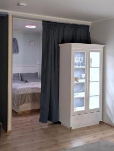 Hillside Top-Row Apartment, Stunning Views