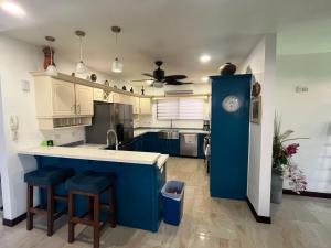 Luxury Family Beach Home La Flor