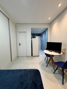 Studio JM Apartamento na quadra da praia da melhor localização em Santos