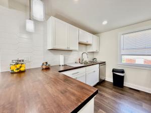 Cute and Cozy House in Quiet Blue Ash Neighborhood