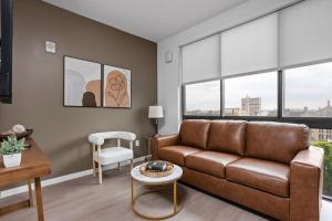 Luxury Downtown High-Rise Suite with Pool, Parking, Gym