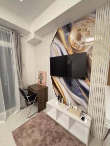 Elegant Studio with Balcony and City View