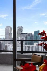 4805 Penthouse with Amazing Views a Pool and Gym in Downtown Miami