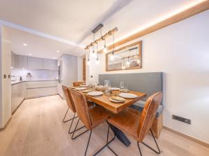 Appartement de Standing avec Piscine, Sauna et Hammam à Val-dIsère - FR-1-694-426