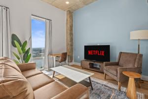 Comfortable Channelside 1BR with Great Perks