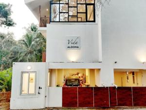 Vida Aldona - A Luxurious Retreat - 4BHK Villa Private Pool Near Beach