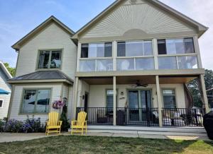 Bella Shores - Docks, Kayaks and Endless Memories