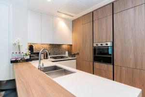 CitiHome - Refined 1BR at Jumeirah Living Marina Gate - Flexible Stay