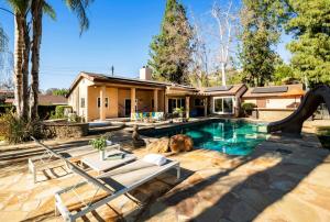 Walnut Acres with Pool and Private Retreat