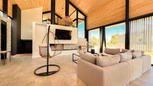 Casa Agustina - Casa En Barrio Privado San Benito, Chapadmalal Para 6 PAX Con Pileta - Hola Sur