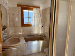 Light Alpine Apartment with View Heart of Flims