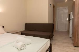 Studios for rent Hermanos