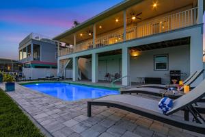 Gulf Access, Walk to the Beach, Heated Pool - The Fabulous Flamingo - Roelens