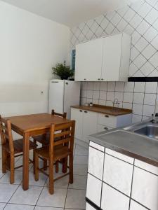 Moradia aconchegante e sossegada em ótimo local.