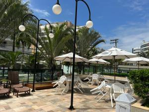 Rivieira - Apartamento térreo com Piscina privada - 500m do mar