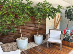 Rivieira - Apartamento térreo com Piscina privada - 500m do mar