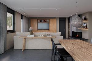 Modern Alpine Retreat Garden and Panoramic Views