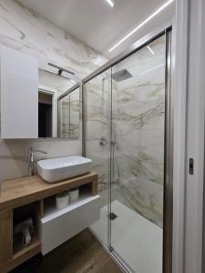 Comoda a venezia modern house