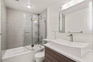 Silverglo 301, Top-Floor Condo - Fireplace AC Pool Walk to Aspen Mountain