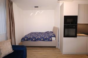 Modern Apartment by Budějovická Metro, Near Center