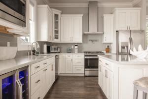 Evershore House -Pool, Parking, Dock!