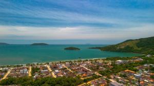 Casa c Piscina e Churrasqueira na Praia Maranduba