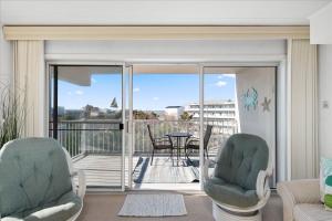Beautiful 3 Bed at Tritons Trumpet with Bay View!