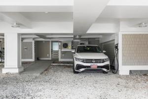 Stylish + Modern Central Ptown Condo + EV Charger