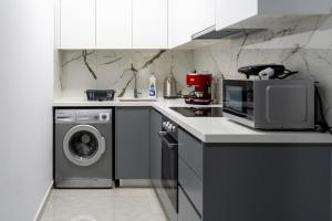 Bluora Apartment, 1BR Sea View, Balcony, Swimming Pool, Parking, 500 Meters from the Beach