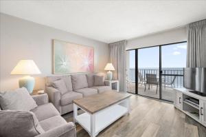 Family Friendly Ocean Front 2 Bedroom Plaza Condo with Indoor & Outdoor Pool!