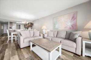 Family Friendly Ocean Front 2 Bedroom Plaza Condo with Indoor & Outdoor Pool!