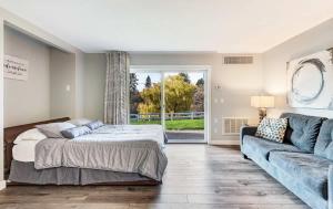 1st Floor Updated Studio incredible river access