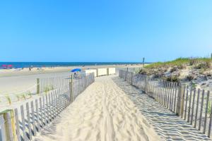2 Bedroom With Private Balcony and Ocean Views