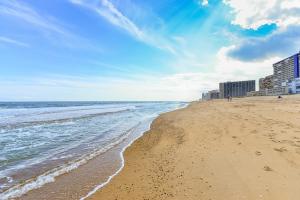 2 Bedroom With Private Balcony and Ocean Views
