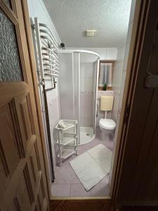 Cichowiańska Chałupa przy stoku z widokiem na GÓRY I SKY WALK