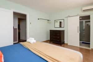 Amplo 3 Qtos com Varanda e Garagem | NSC 664708