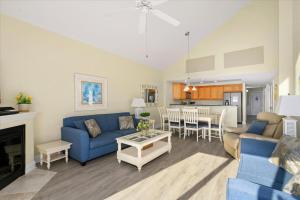 Spacious 3 Bedroom Bayside Condo in Sunset Beach with Outdoor Pool!