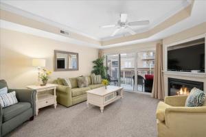 Beautiful 3 Bedroom Sunset Beach Condo with Outdoor Pool!