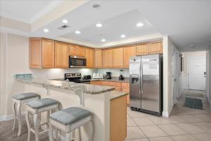 Beautiful 3 Bedroom Sunset Beach Condo with Outdoor Pool!