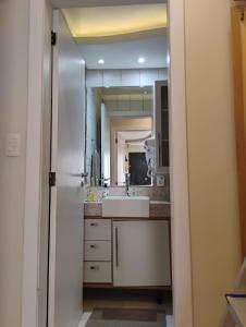 Apto em Jurere com ar condicionado e churrasqueira