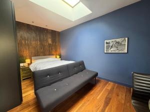 Sought After Studio Overlooking Portobello Road