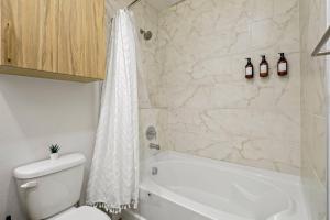 Loft| Near Galleria & BeltLine| Free Parking| Pool